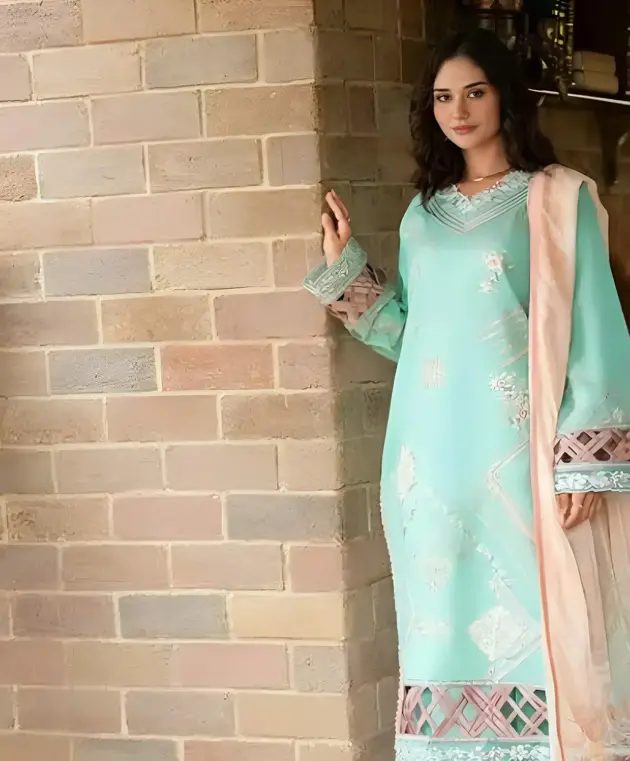 Roheenaz (Luxury Lawn)